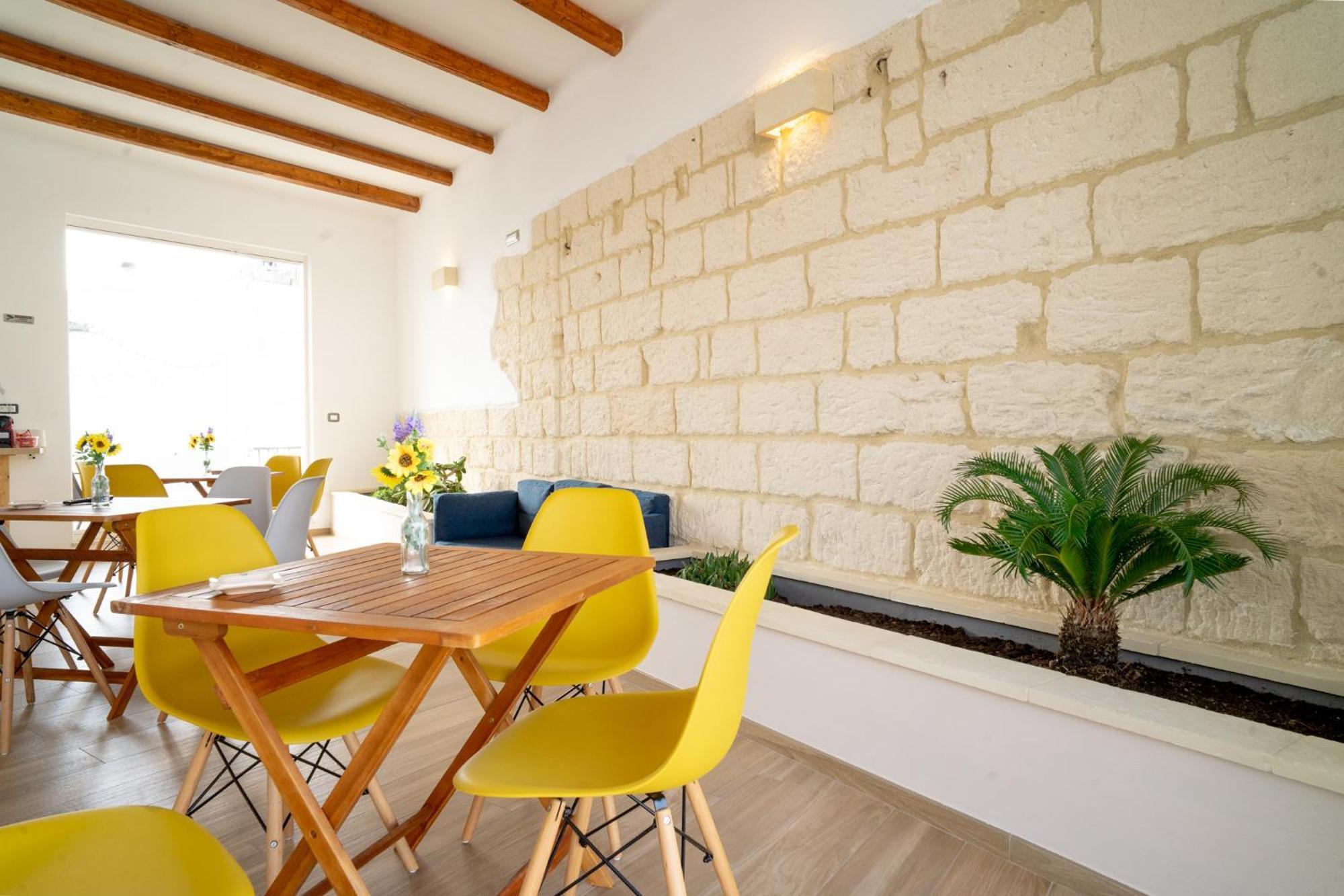 Pietra Bianca Bed & Breakfast Cutrofiano Exterior photo